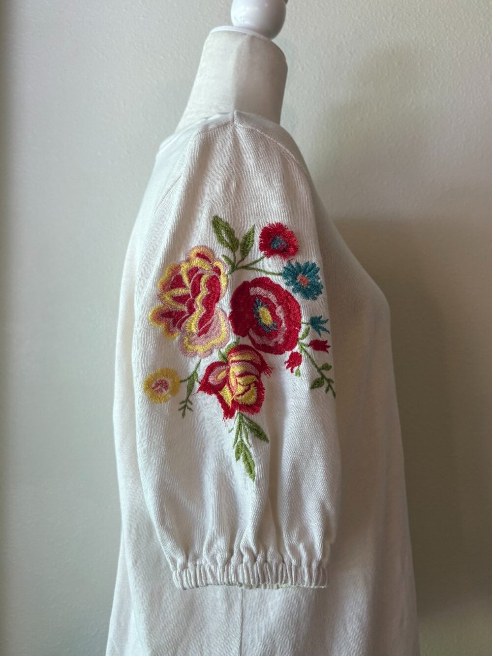 LOFT 100% Cotton White Top Floral Embroidered Sleeves Sz M Boho Peasant Festival